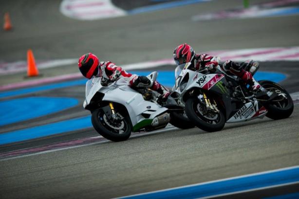 dengiu_michael_schumacher_ducati_1199_3