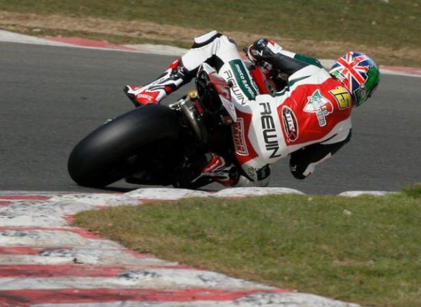 dengiu_matteo_baiocco_BSB_Superbike_Thruxton_Gara_2