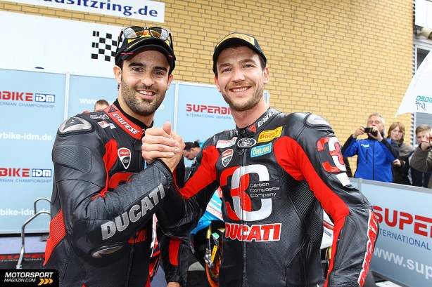 dengiu_idm_superbike_lausutzring_xavi_fores_max_neuchirkener_3c_panigale_vittoria