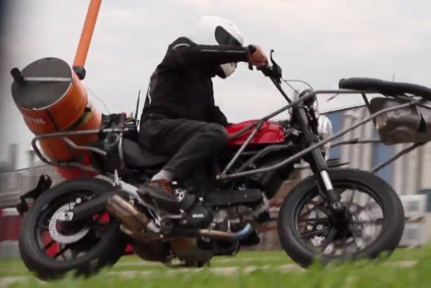 dengiu_ducati_scrambler_foto_spia_02