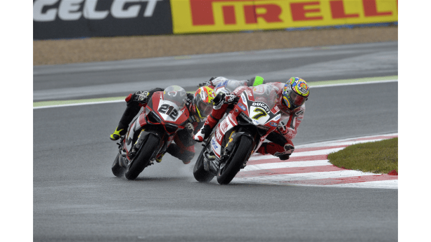dengiu_superbike_francia_magny_cours_team_ducati_superbike