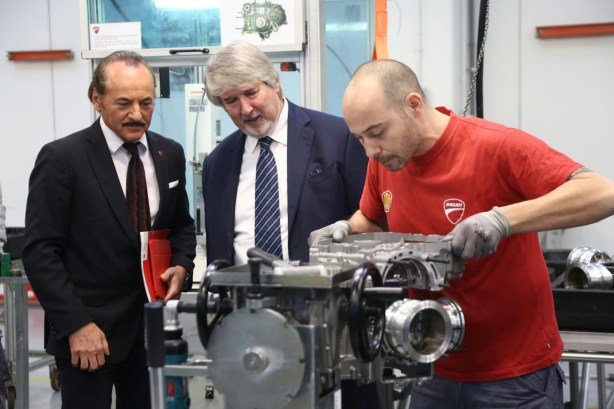 MIK_5304_CS.jpg image